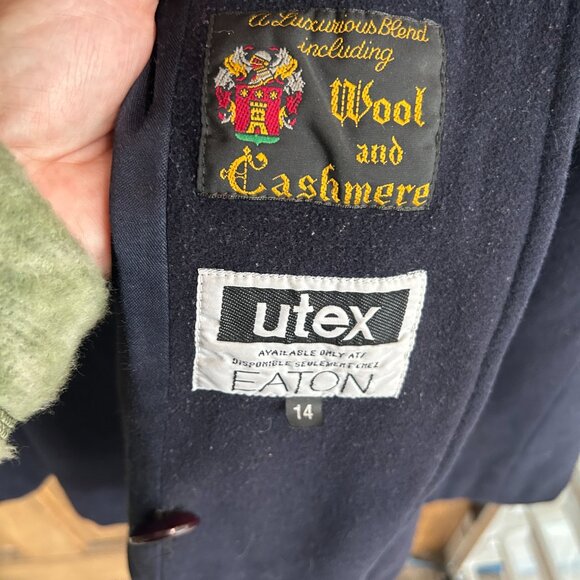 Vintage Eaton’s Utex Wool Cashmere Navy Blue Long Coat Fur Hood Lined Sz 14 - Picture 5 of 7